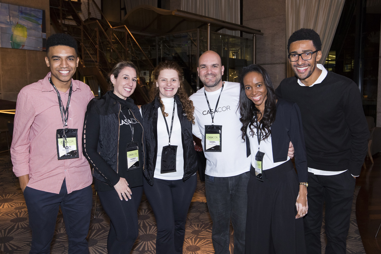 Pedro Emilio, Audrey Spadari, Vania Carubbi, Daniel Delli, Barbara Esteves e Victor Santo