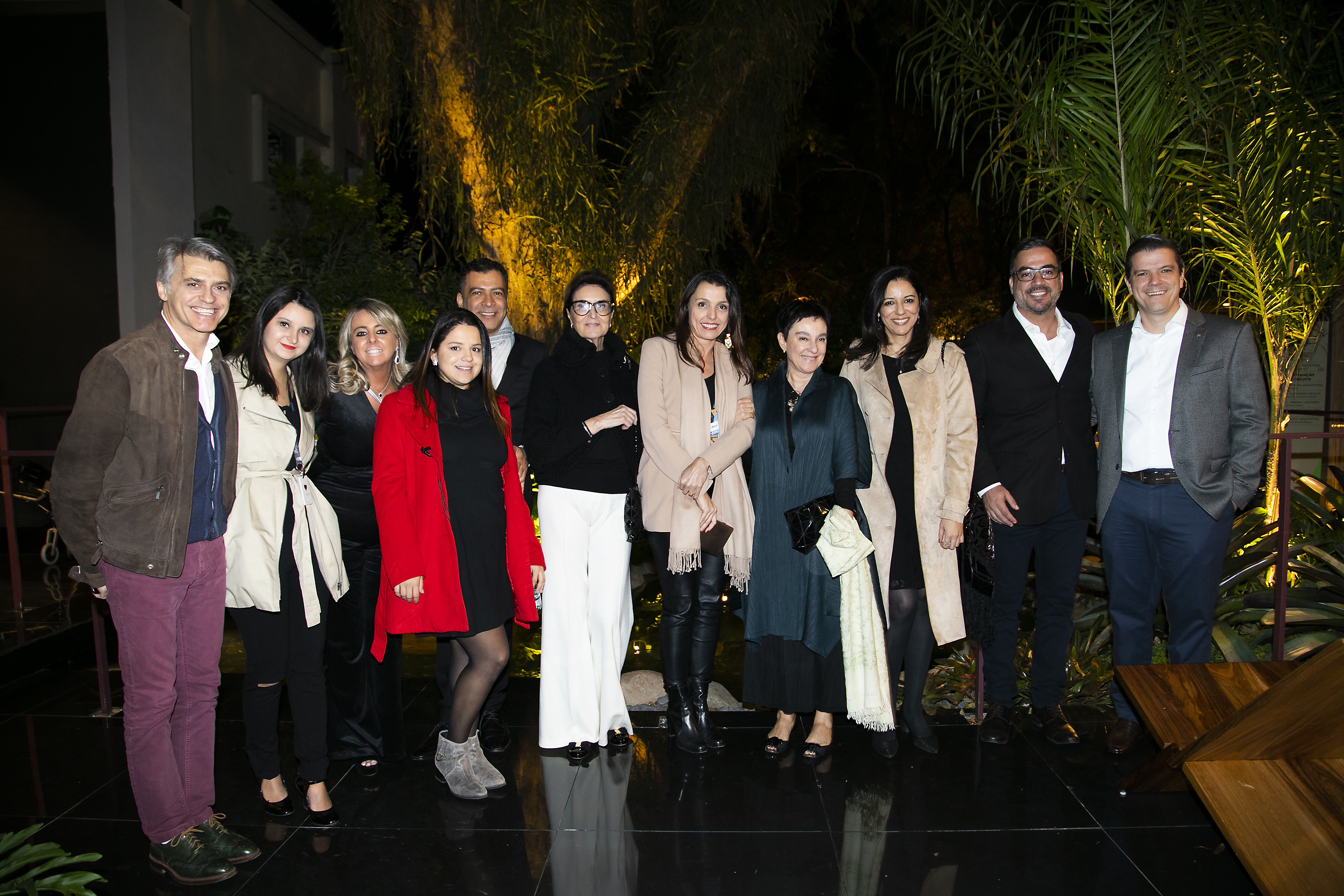 Alex Stevens, Carla Delgado, Ana Porto, Raquel Alice, Pedro Ariel, Cristina Ferraz, Cristina Bava, Lívia Pedreira, Cleide Gomes, Cadu Torres e Fábio Gallo