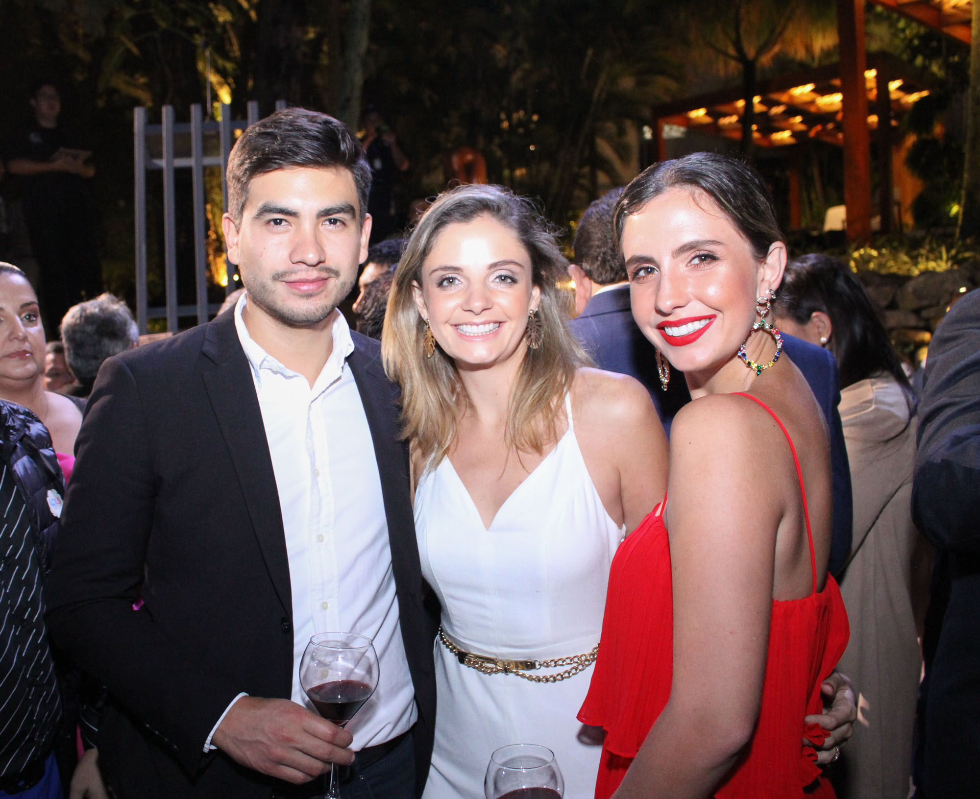 Alejandro Rios, Pia Hossen e Ariela Hossen