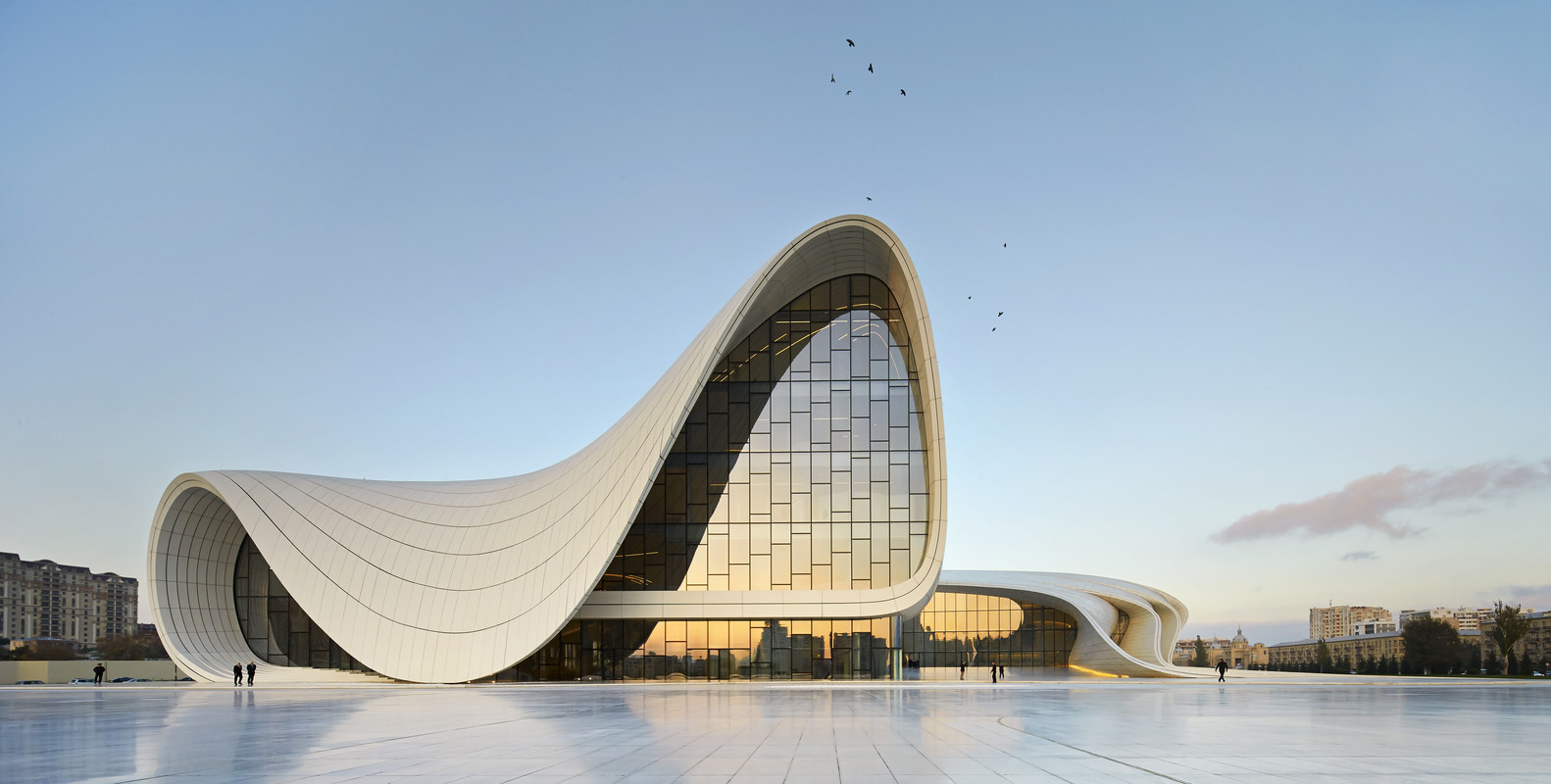 zaha hadid; projetos; arquitetura; concreto; aço;