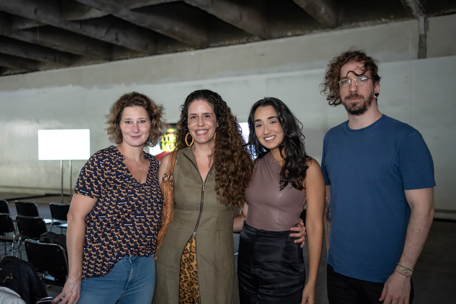 Fabiana Lopez e Marta Carvalho e equipe.