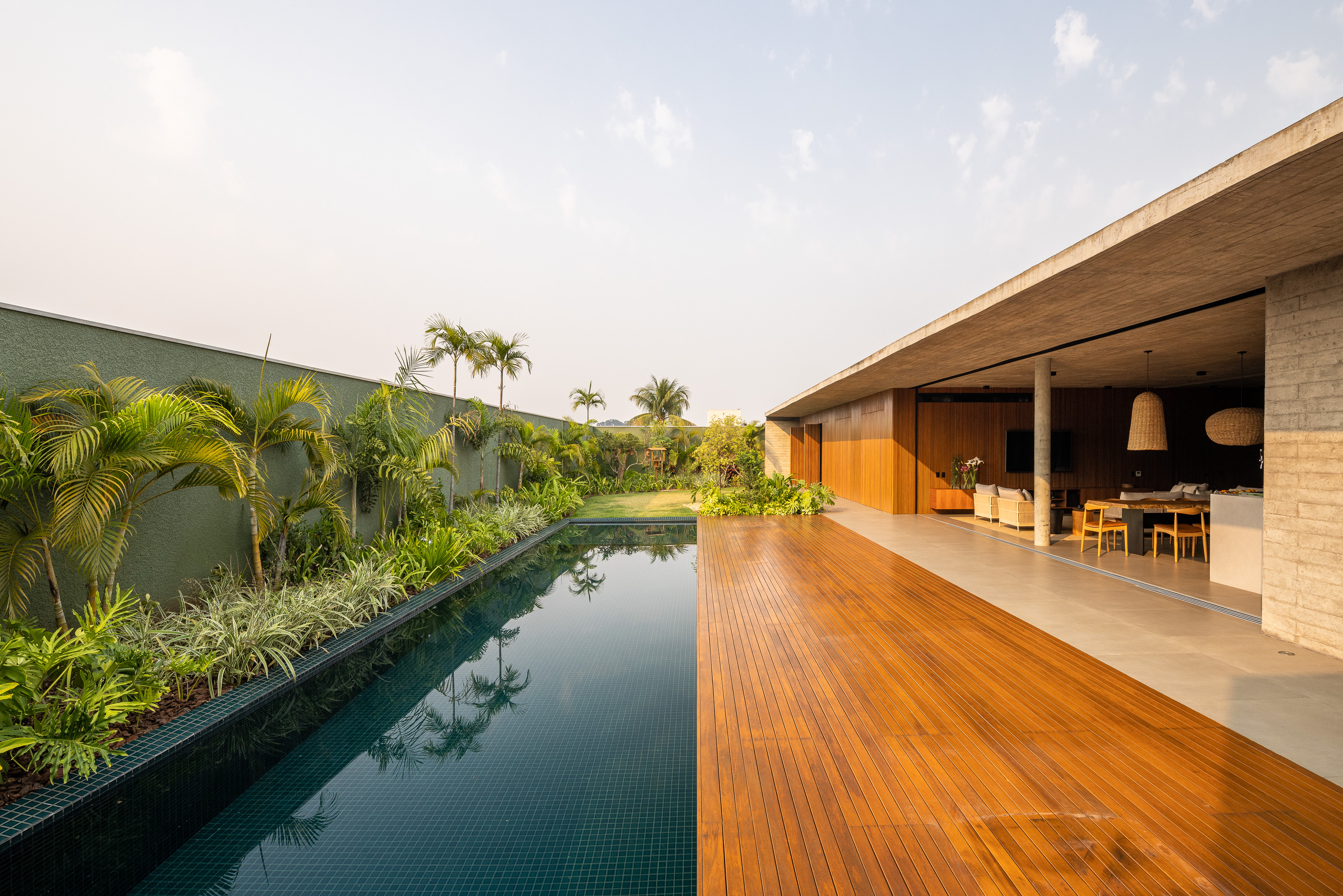 casa modernista assinada pela Piúna Arquitetura