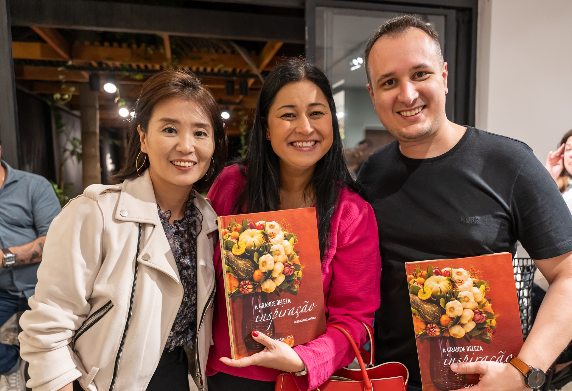 Sonah Lee, Angela Sakuma e Bruno Moraes.