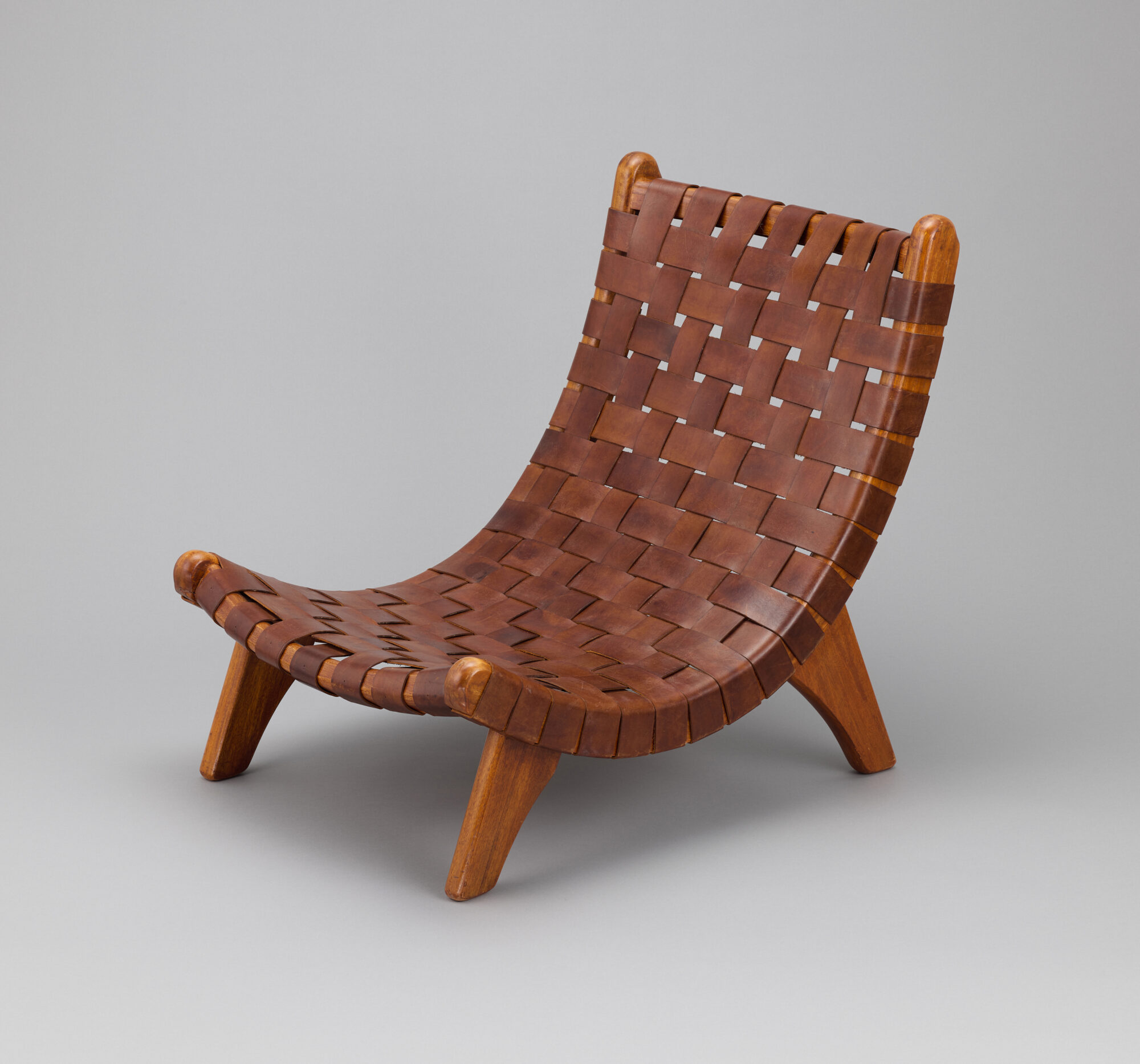 Chaise Alacrán (escorpião) por Michael van Beuren (mexicano, nascido nos Estados Unidos. 1911–2004), Klaus Grabe (alemão, 1910–2004), Morley Webb (americano, 1910–1986)